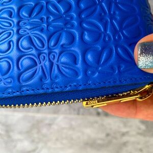 Loewe anagram zip around long wallet.